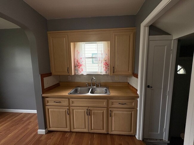 Photo - 5210 Cato St