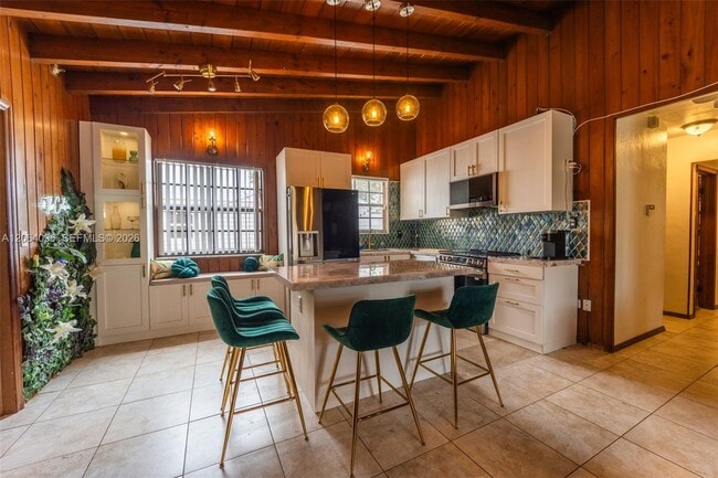 Photo - 301 SW 69th Ave