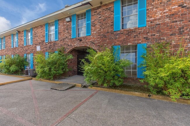 Building Photo - 6750 Harry Dr Unit #6750