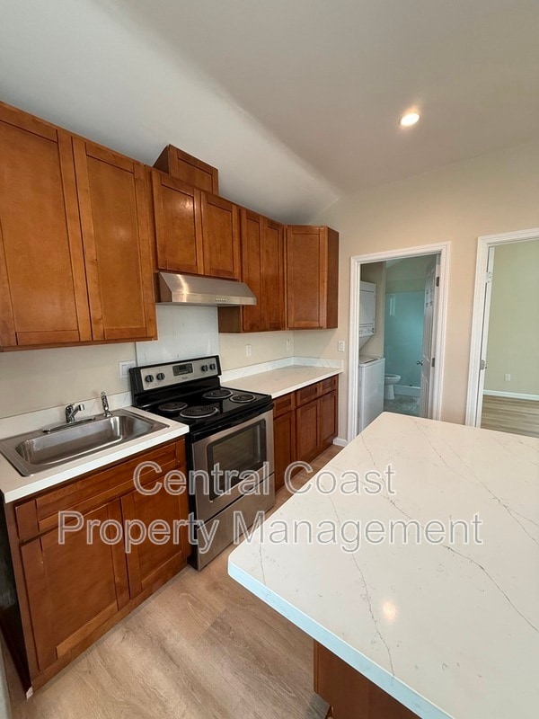 Photo - 142 Peppertree Pl