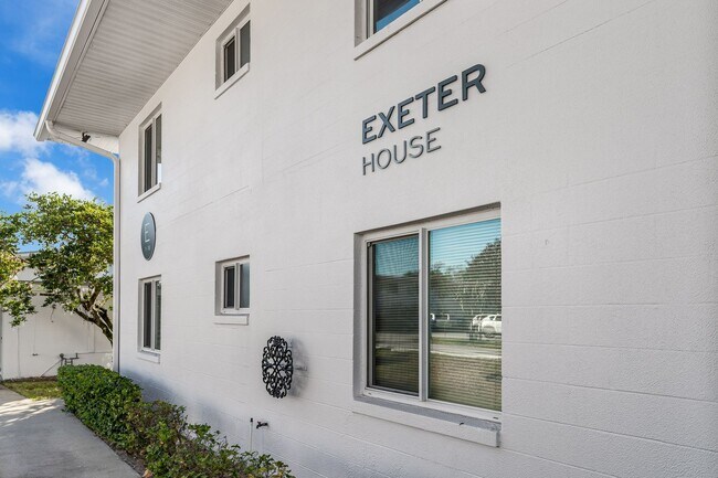 Photo - Lake Maitland Living | Mid-Century Charm