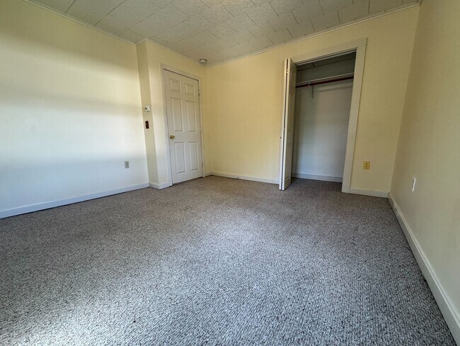 Photo - 8 Southwest St