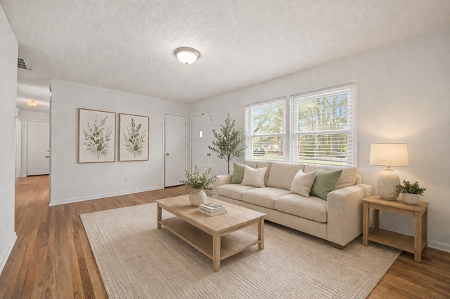 Photo - 110 Moore Rd