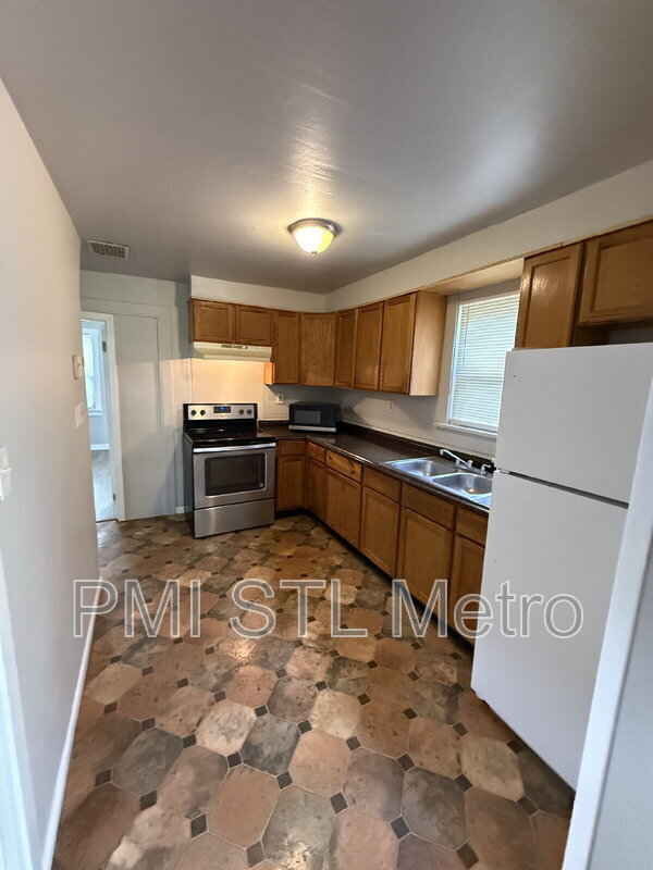 6170 Emerald Ave