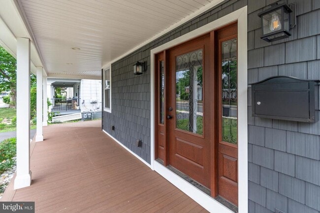 Photo - 2633 Nottingham Way