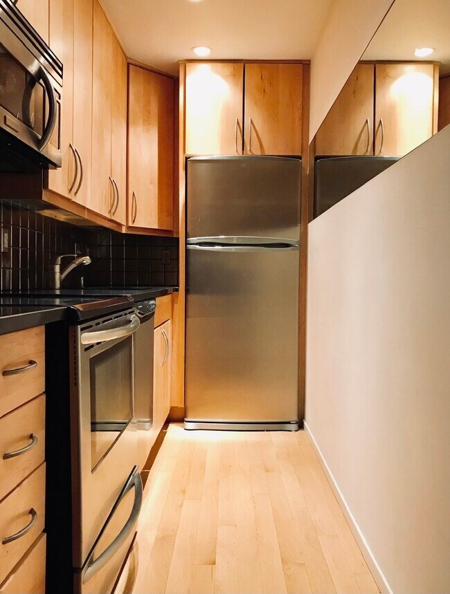 Photo - 1531 Packard St Unit 6