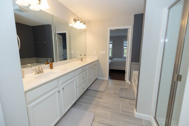 Photo - 7245 Heritage Oak Ct