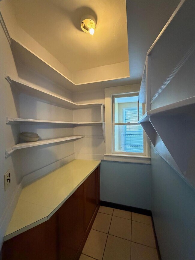 Photo - 127 Walnut St Unidad 2