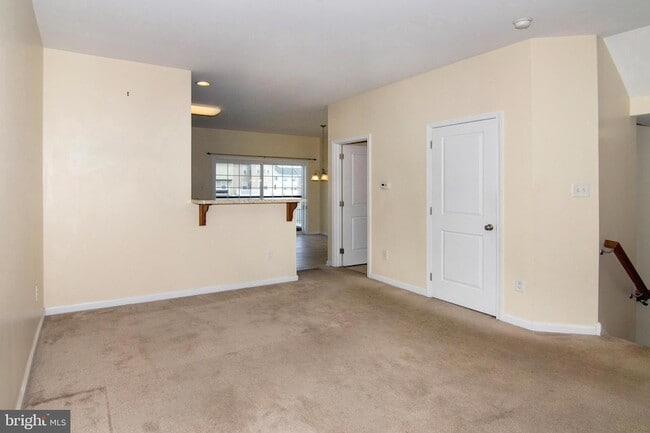 Photo - 517 Boxwood Ln