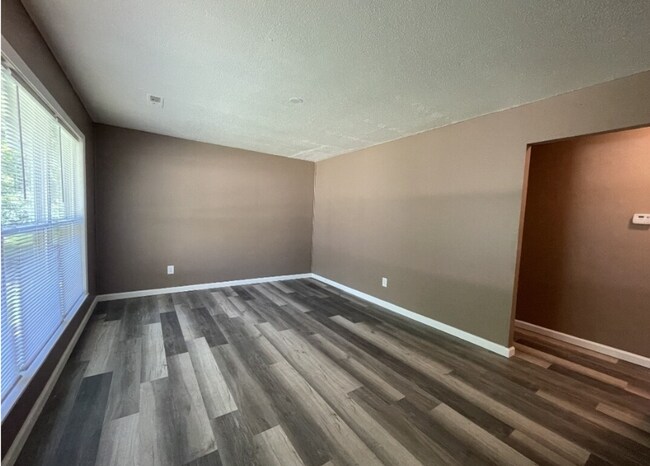 Photo - North End- 3 bed, 1 bath- A/O schools!