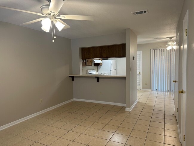 Building Photo - 696 Tyner St Rental