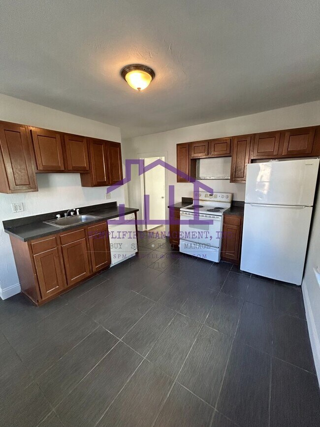 Photo - 221 Regan St Unit 1