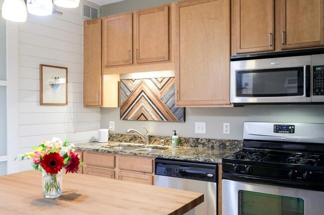 15 E Franklin Ave