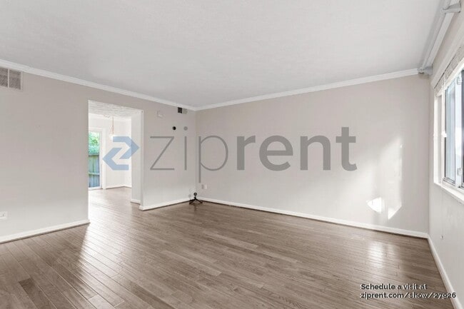 Photo - 100 Biscayne Dr NW