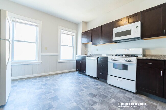Photo - 120 Kenrick St Unidad 1