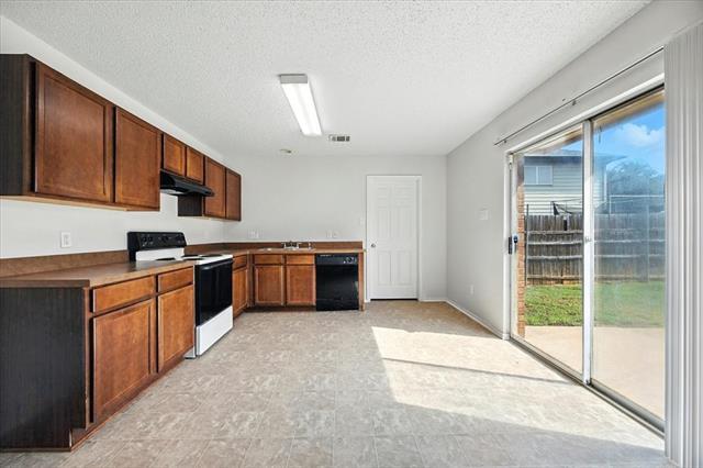 Photo - 1525 Hedgewood Trail