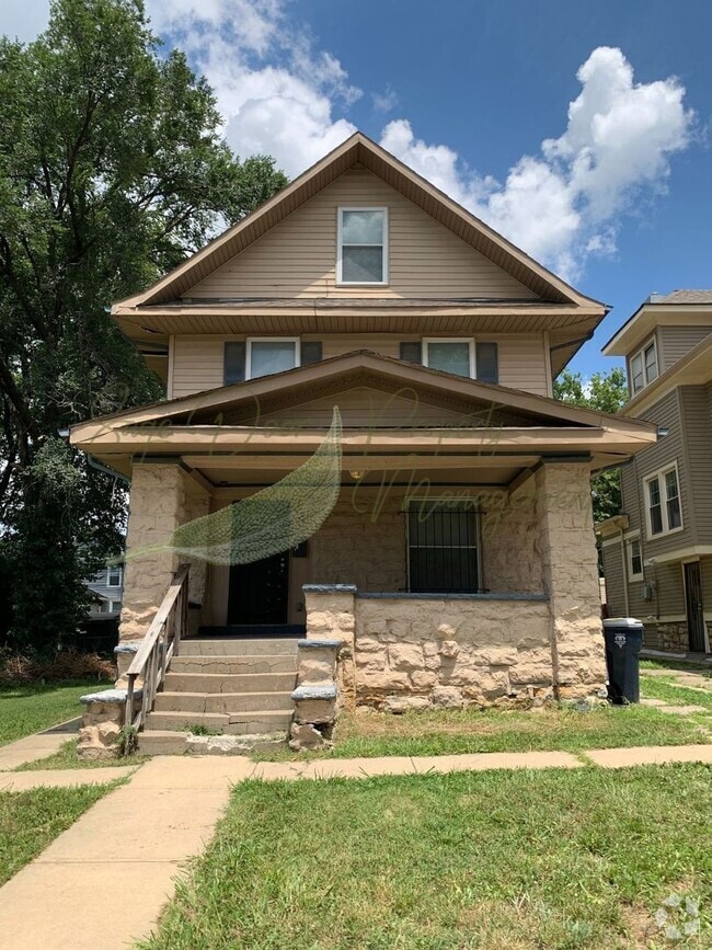 Building Photo - RECENTLY UPDATED 4 BEDROOM HOME!!