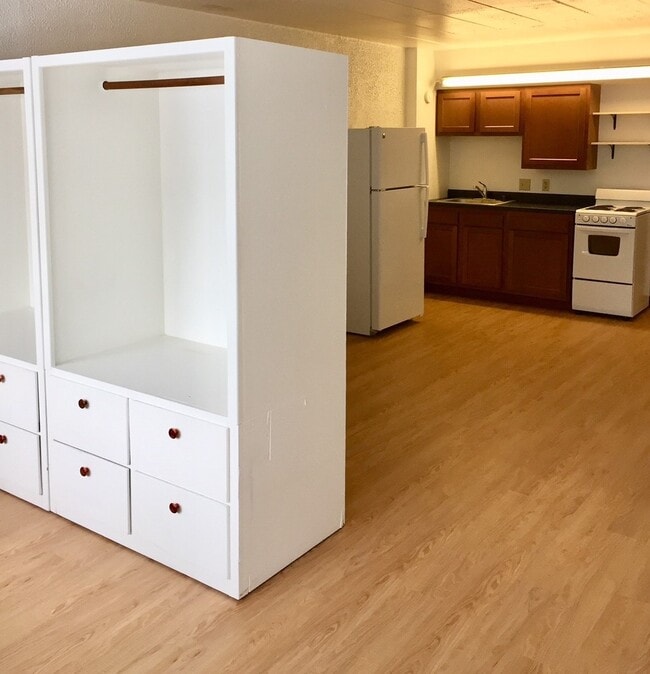 Photo - Campus Square Apartments