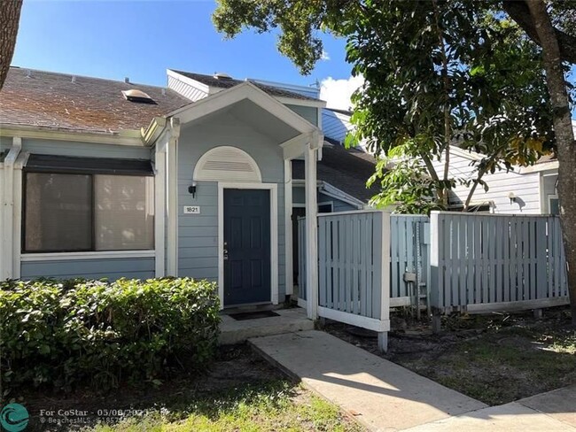 Photo - 1821 Racquet Ct Townhome