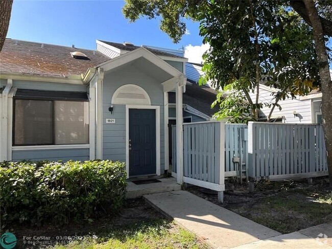 Building Photo - 1821 Racquet Ct Rental