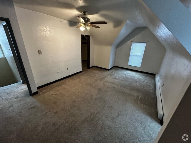 Building Photo - 120 S Graham St Unit 3 Rental
