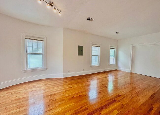 Photo - 98 Harrishof St Unit 2