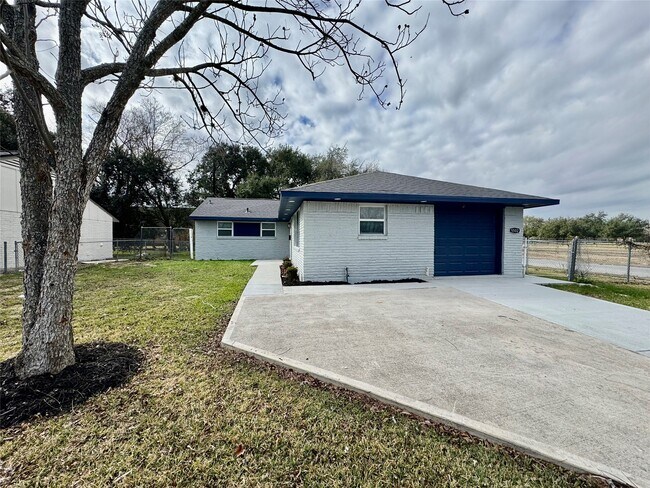 Photo - 5502 Elm Tree Dr