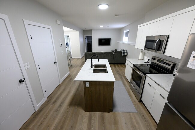 Photo - 10478-10131 131 Ave
