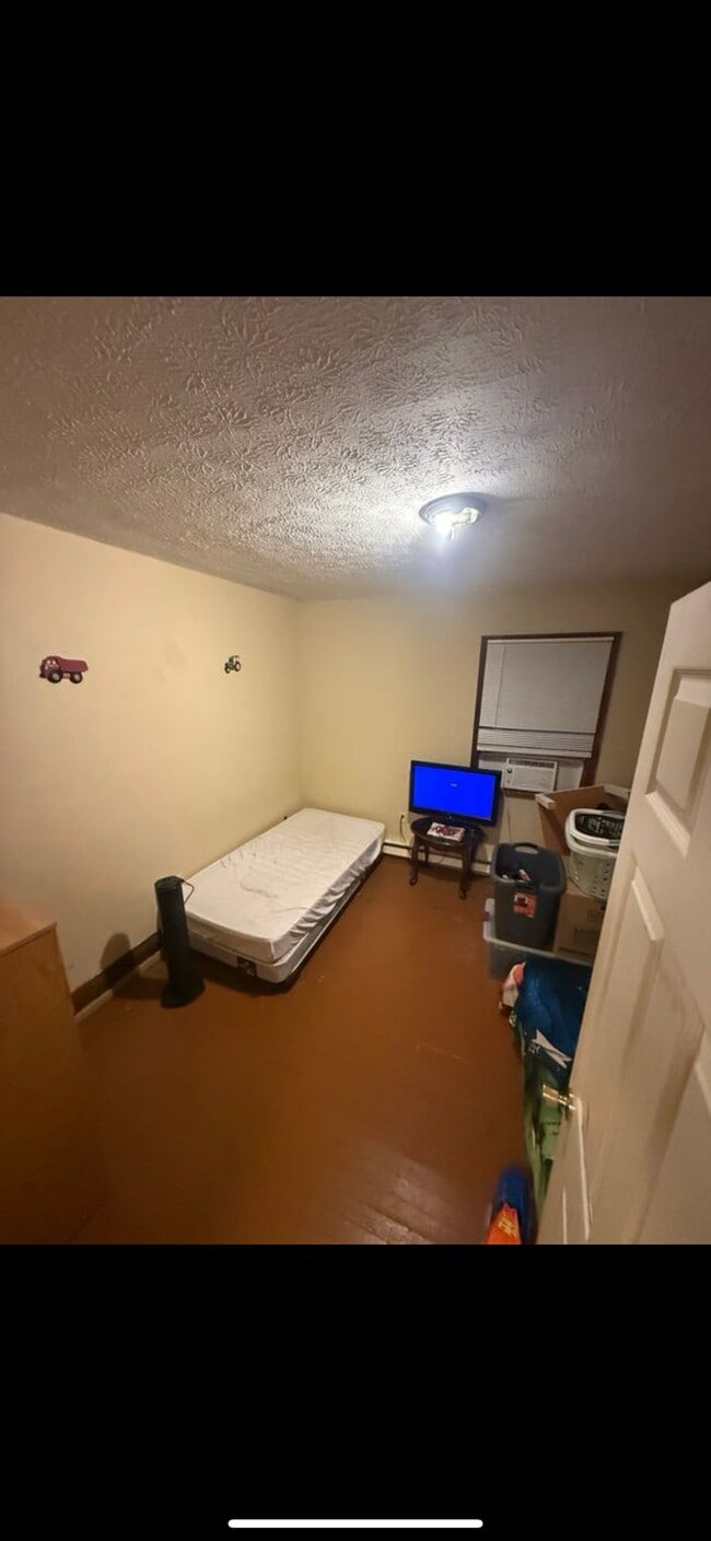 Photo - 125 Haymond St