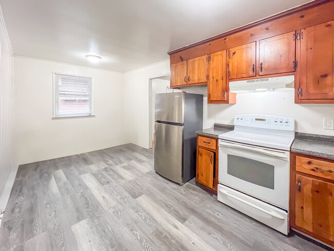 Photo - 305 S 9th Ave