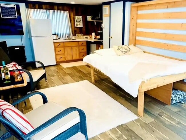 Photo - 7525 Morrison Ave