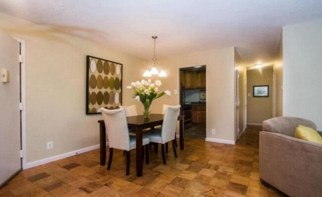 Photo - 2030 N Adams St