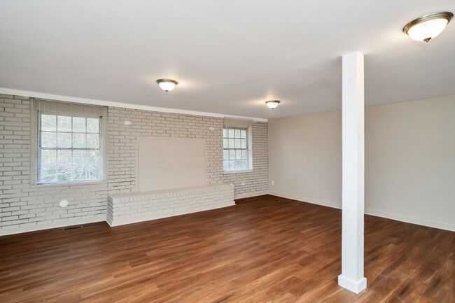 Photo - Southern Charm Meets Spacious Living – 5BR...