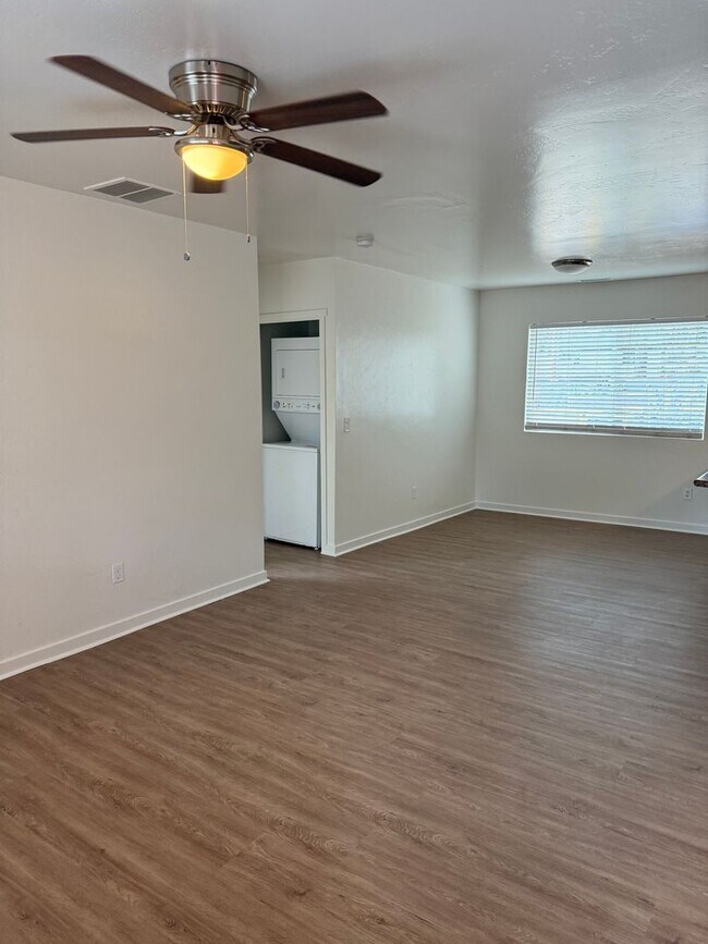12 S Pinegrove Rd Unit 100