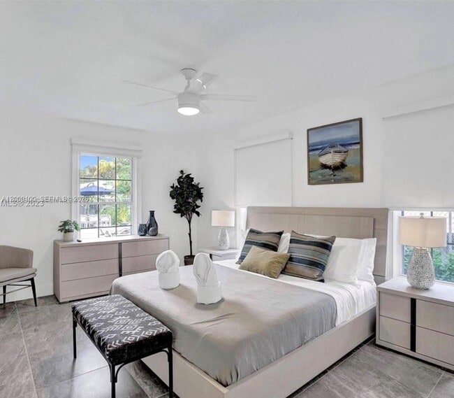 Photo - 2501 NE 181st St