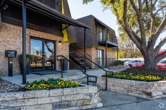 Leasing Office