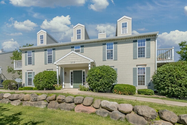 Building Photo - 3509 Maple Grove Dr Unit #3