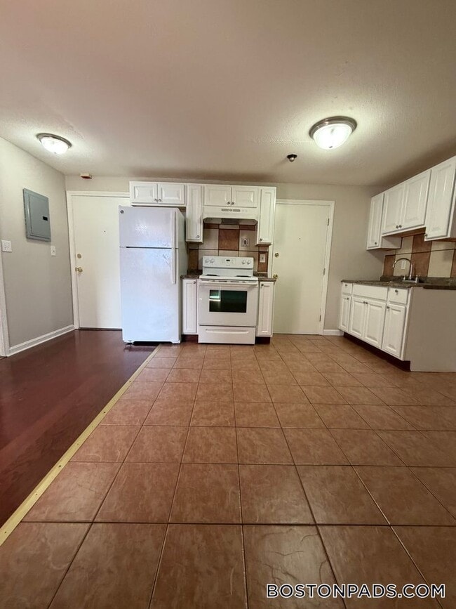 Building Photo - 148 Willard St