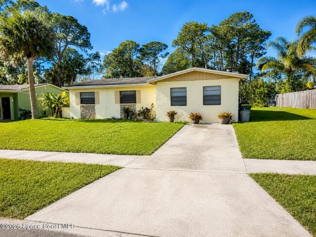 Photo - 1070 Lee Ave