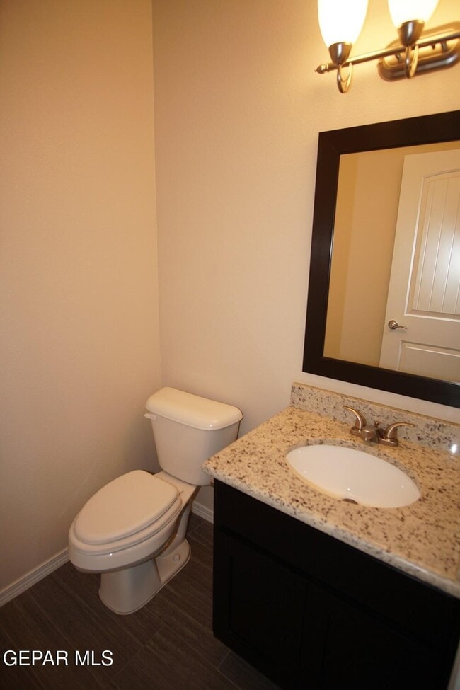 Photo - 2136 William Caples St