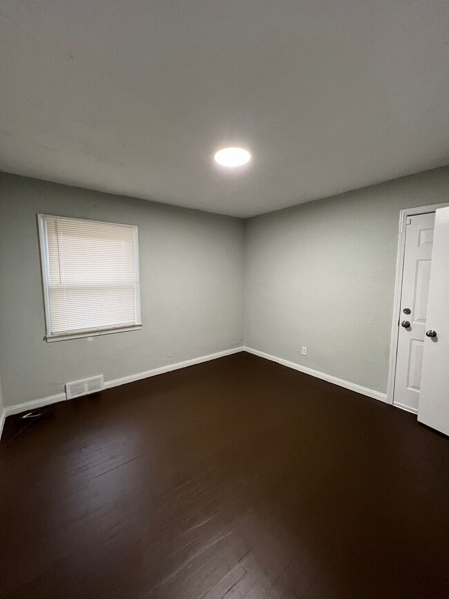 Photo - 20237 Glastonbury Rd