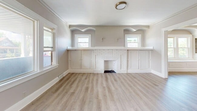 Building Photo - 12813 Gay Ave Unit 2 - 2nd Flr