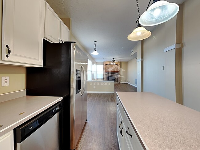 Photo - 198 Easton Point Way