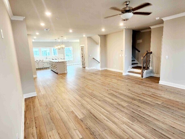 Photo - 1054 Knoxboro Ln