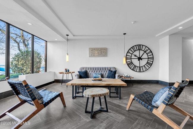 Building Photo - 10 Ocean Blvd Unit 3C