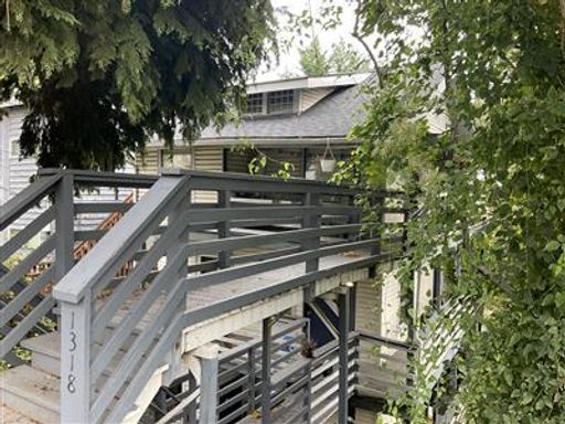 Building Photo - Afordable 2 Bedroom Apt. located Beacon Hill Near International District