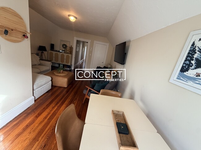 Photo - 23 Forest Hills St Unidad 3