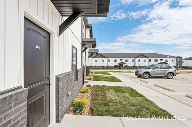 Photo - 1402 Parkview Dr Unit 1402