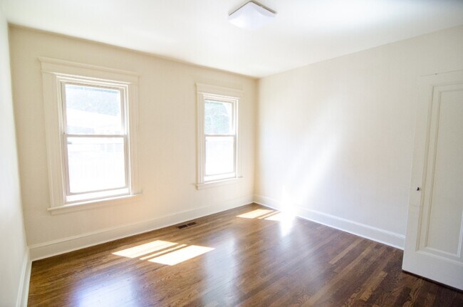 Photo - 31 Lexington Ave