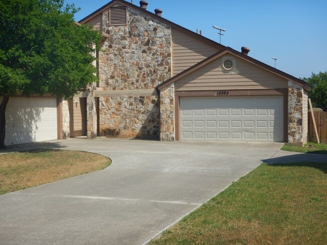 Building Photo - 14304 Indian Woods